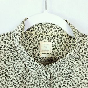 GAP "The Fitted Boyfriend" Long Sleeve Button Down